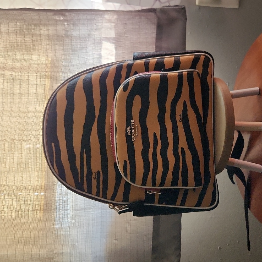 Coach Backpack 🐅 (Tiger Print)